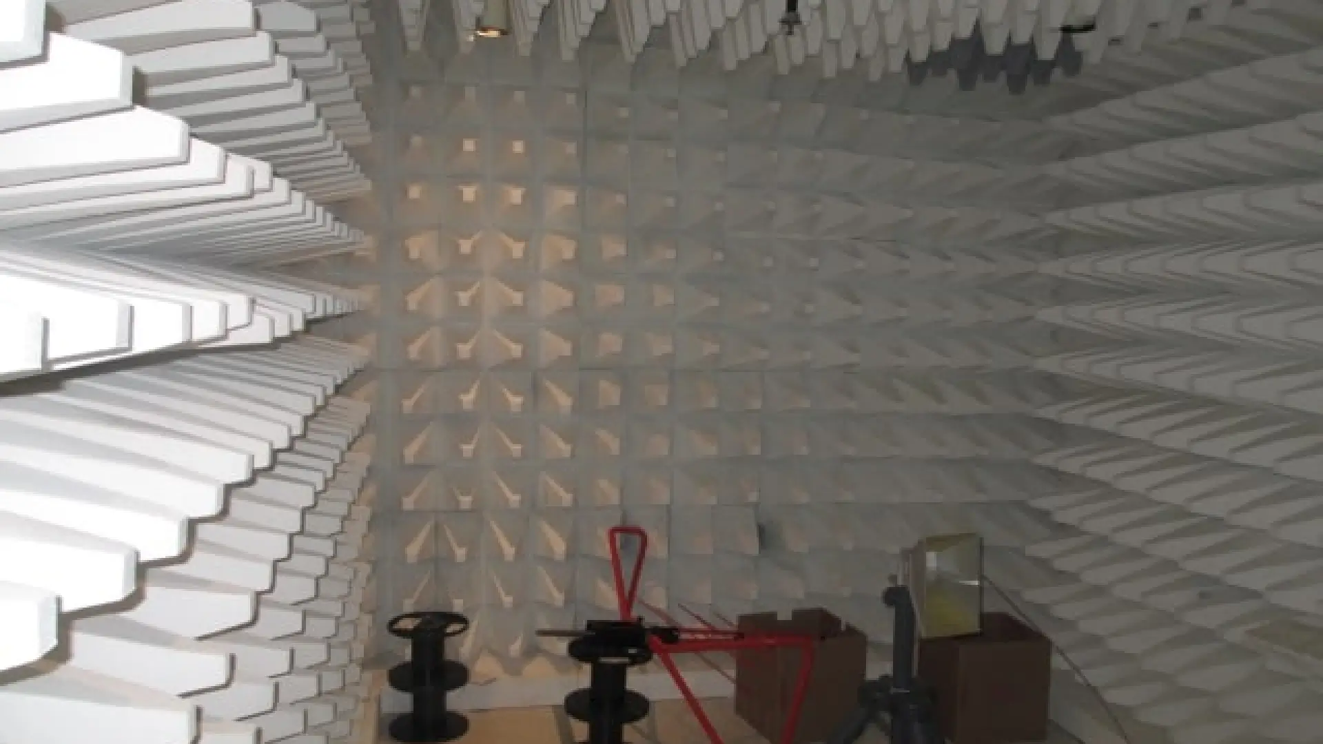 10m Compliant Semi-Anechoic Chamber